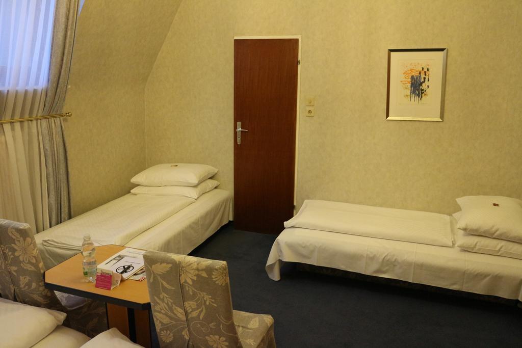 Hotel Schweizerhof Viena Quarto foto